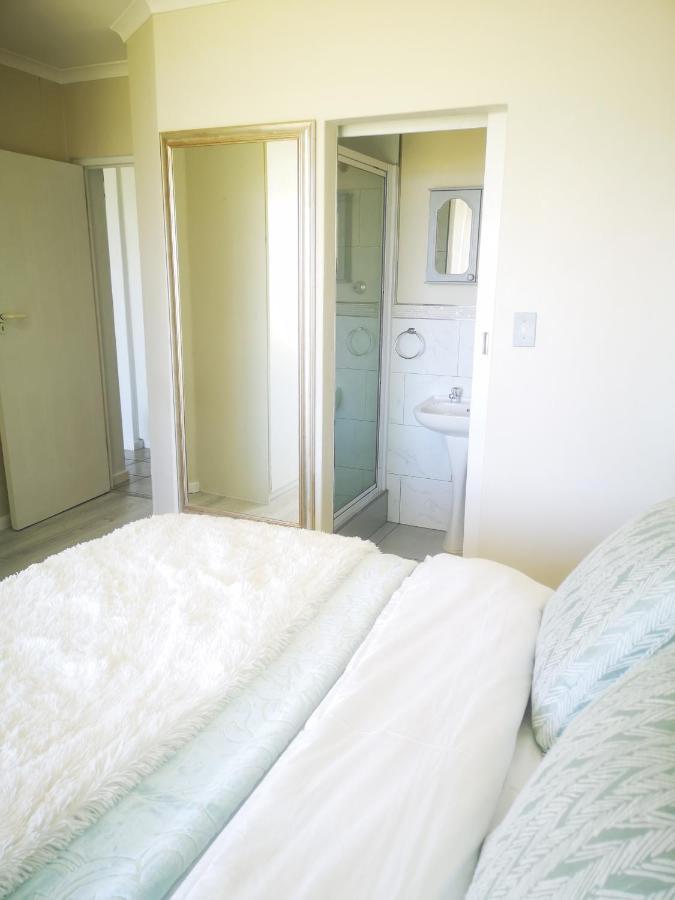 Cape Town Family Beachfront Apartment Leisure Bay ภายนอก รูปภาพ