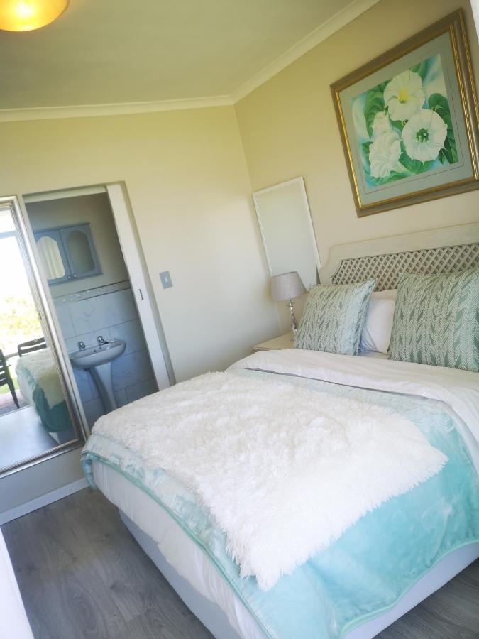 Cape Town Family Beachfront Apartment Leisure Bay ภายนอก รูปภาพ