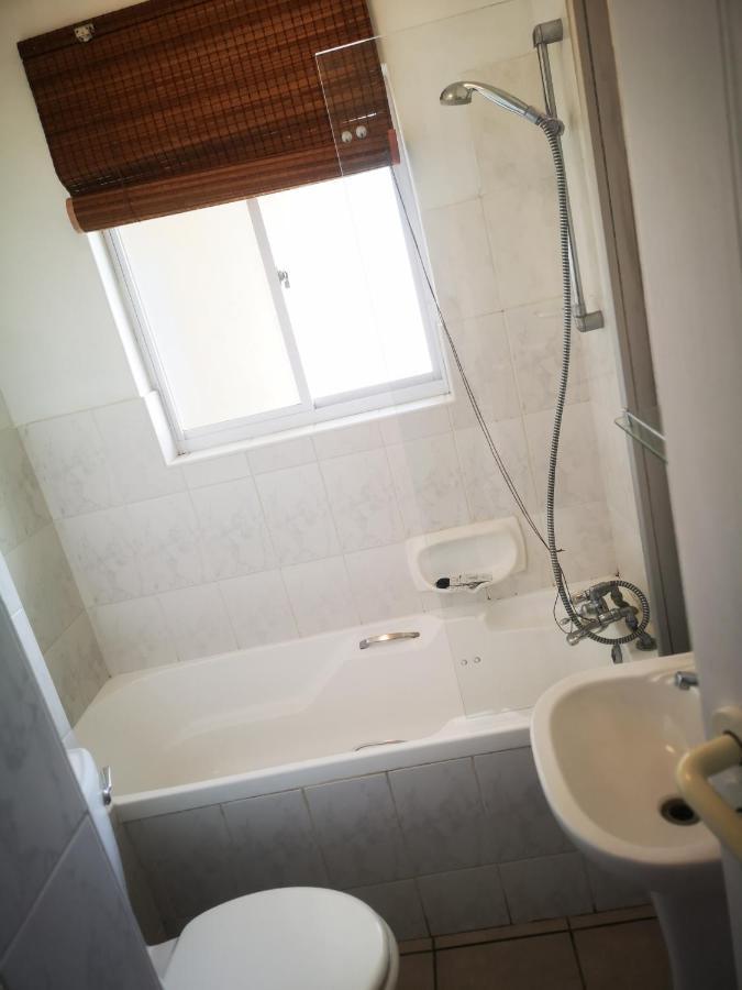 Cape Town Family Beachfront Apartment Leisure Bay ภายนอก รูปภาพ
